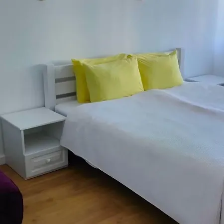 Ivavev Is Us Bythesea * Năvodari